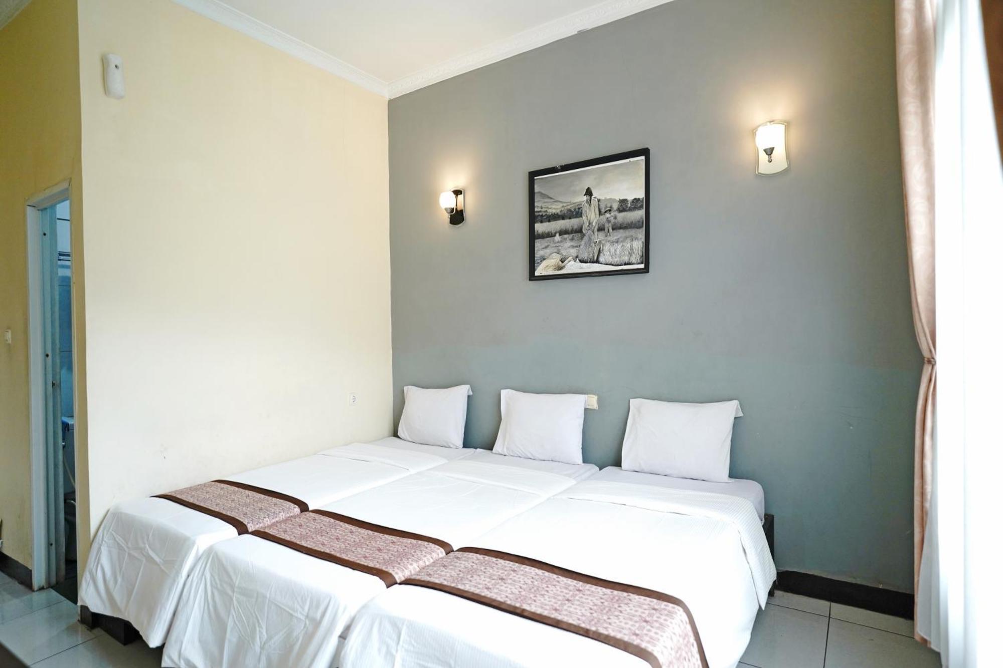Saung Balibu Hotel Lembang Exterior photo