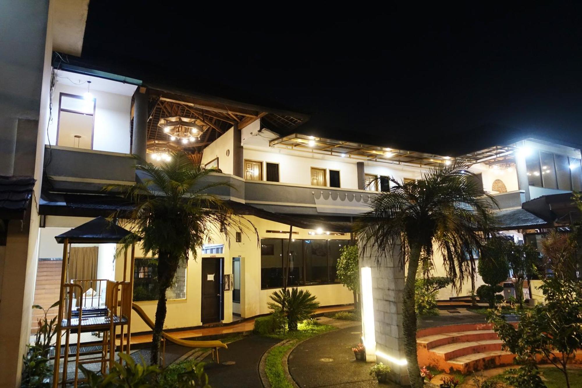 Saung Balibu Hotel Lembang Exterior photo