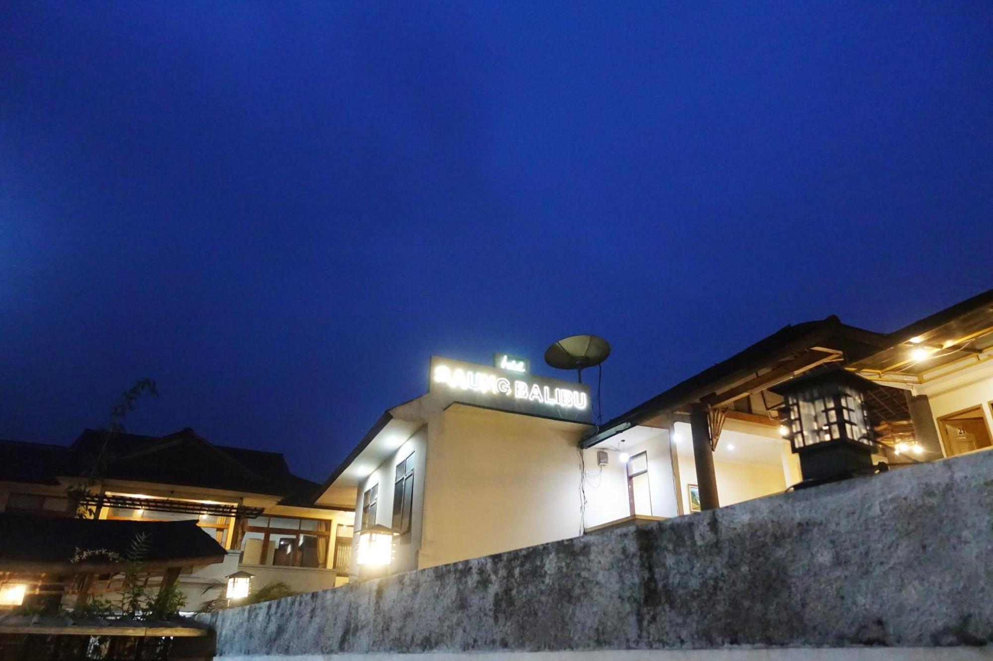 Saung Balibu Hotel Lembang Exterior photo